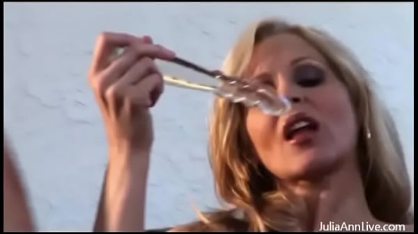 Blonde Milf Julia Ann Needs To Please Her Pussy thumbnail