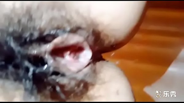 Play MP4 - 肉便器人妻调教 阴道插扩阴器 撑到拔出后分泌物中带血 大量放尿