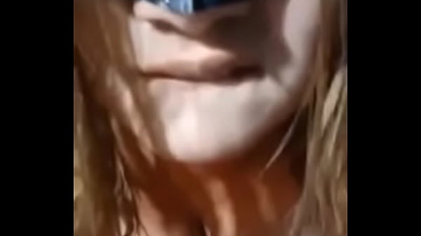 Filmei minha mulher dando pro meu vizinho 