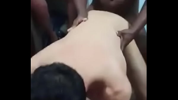 passivo dando para geral na suruba 