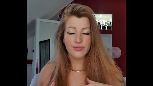 Nonton Coucou Mon Coquin , Elle Est &agrave; Ton Go&ucirc;t Cette Petite Tenue ? thumbnail