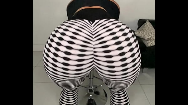 Nonton Crazy Pants - Kelsi Monroe thumbnail