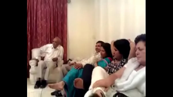 Play MP4 - All family having fun