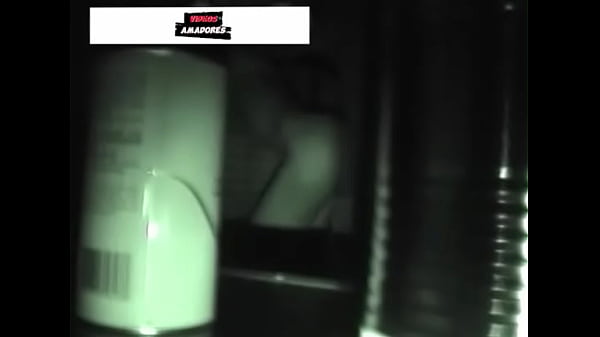 Voyeur Esconde C&acirc;mera De V&iacute;deo No Dep&oacute;sito Para Filmar Sexo A Empregada Dom&eacute;stica thumbnail