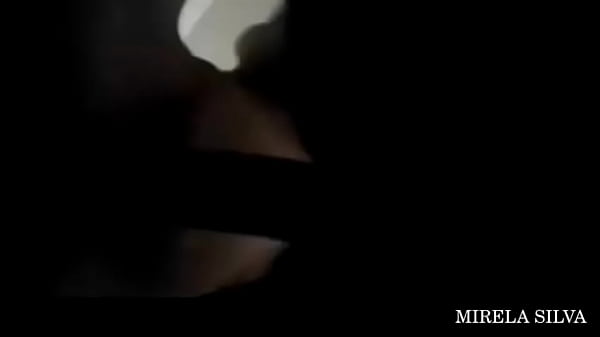 Rebolando gostoso na rola do namorado amador 