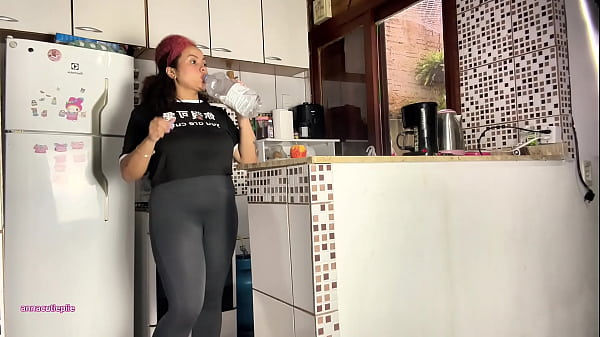 Gassy Ebony Farting And Burping In Skirt And Leggings thumbnail