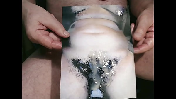 spermageile Schlampe bekommt eine weitere Ladung auf die_Pussy