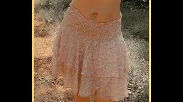 Play MP4 - Wifey changes her shirt exposing her tits