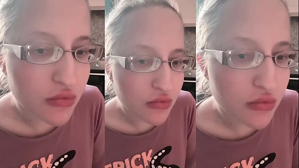 Big bubble gum blowing asmr sound effects listen in headphones 