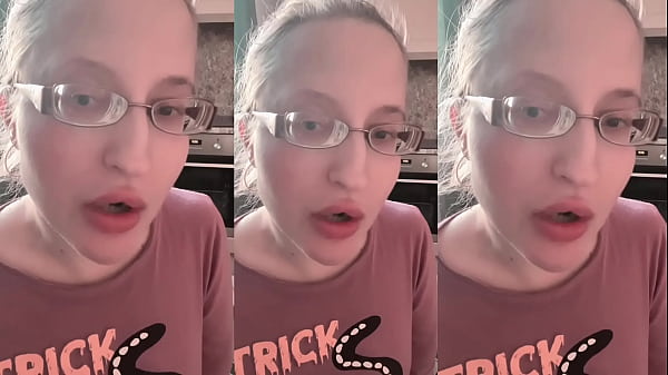 Big bubble gum blowing asmr sound effects listen in headphones 