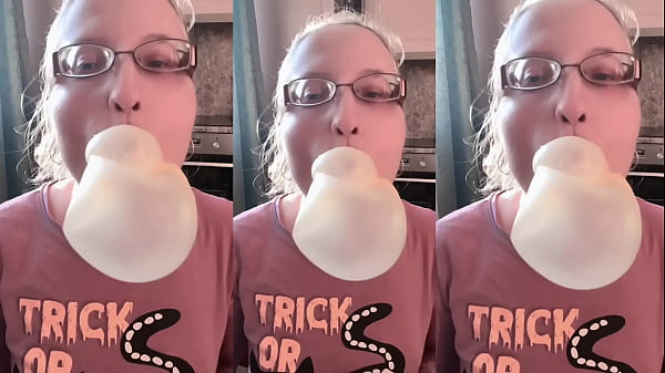 Big bubble gum blowing asmr sound effects listen in headphones 