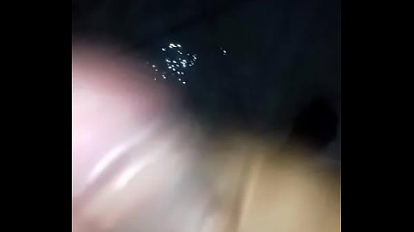 Tarad&atilde_o batendo uma durante o banho