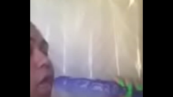 Nonton Leilani Leyva Trys Her New Toy thumbnail