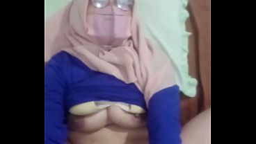 Play MP4 - Wanita hijab Indonesia terbaru