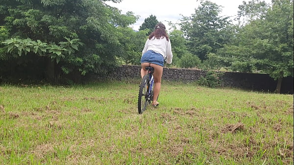 Student Girl Riding Bicycle&Masturbating On It After Classes In_Public Park!
