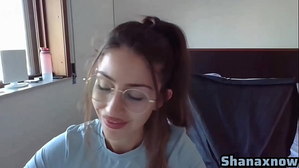 Nonton Shanaxnow Nose Fetish Eating Boogers Press Nostrils Moaning thumbnail