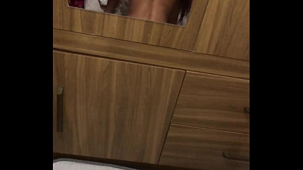 Comendo o cu e gozando gostoso na buceta da novinha 