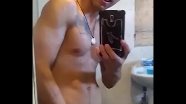 Play MP4 - Rico hetero venezolano matandose a paja con mucho morbo