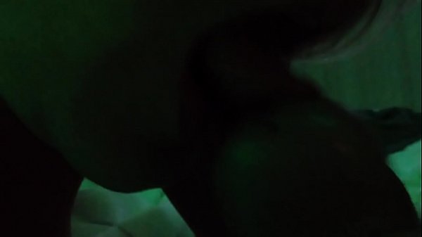 Esposafazendoboqueteno marido e gozando