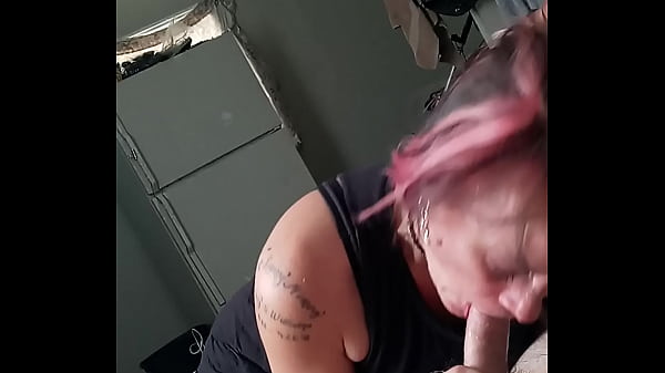 HOT MILF loves to_suck cock