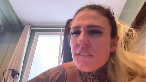 Play MP4 - Nossa aquela foda gostosa com a quentura da buceta bem gostosa &excl;Buceta com buceta chupando um cu bem molhado prontos pra gozar muito nessa suruba o pinto latejando