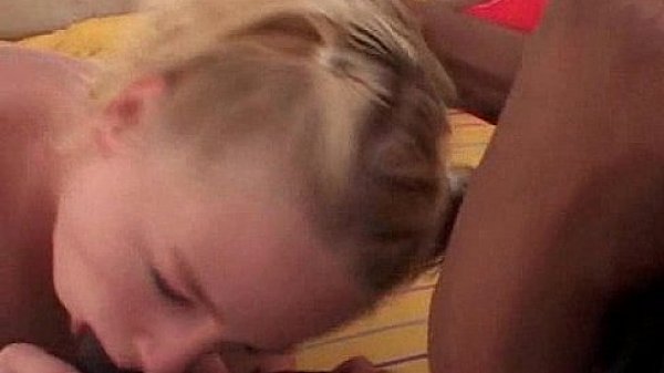 Nonton This Girl Should Provide Water In The Desert 9 thumbnail