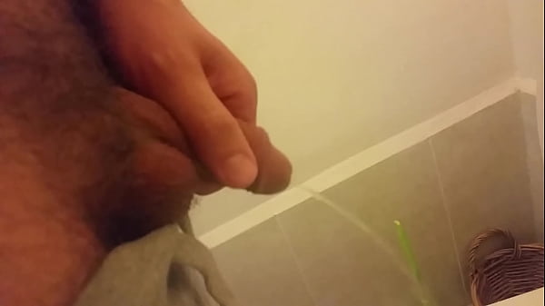 Play MP4 - My peeing video