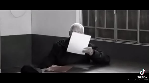 Hist&oacute;ria de um soldado ateu que acreditou em deus na segunda guerra mundial olhando pra estrelas 