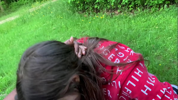 Play MP4 - Lesbian best friend sucks dick on the park bench