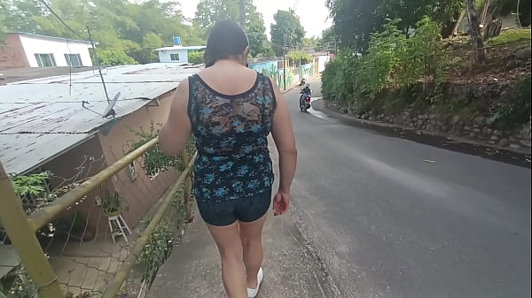 Play MP4 - Madrastra Puta Latina Colombiana De Cameltoe Gigante En La Calle Con Su Hijastro Y Su Vagina Marcada En Shorts Usa BhaBhi Desi Sex XXX Usa American United States