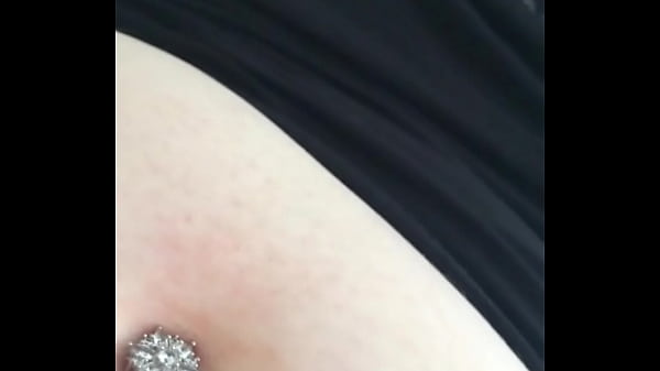 Play MP4 - Belly pierced play