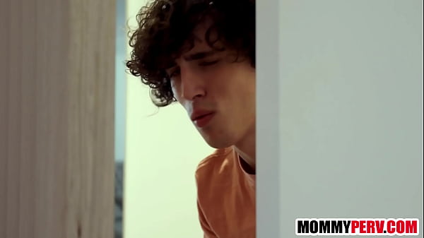 Play MP4 - Step mom DPed by horny step sons