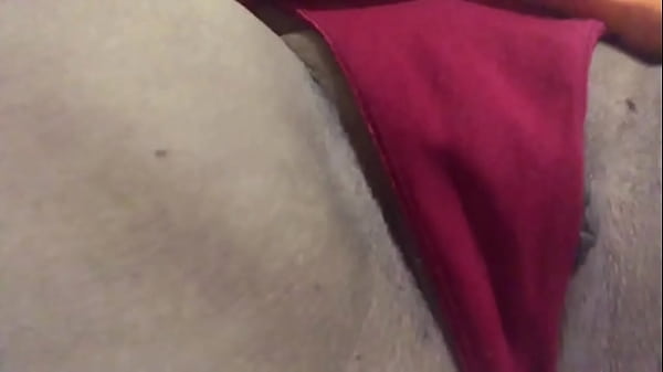 Tio viciado em siririca da sobrinha 