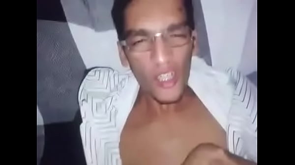 Play MP4 - Passivo do cu peludo dando pra dotado