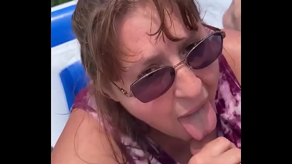 Play MP4 - Nicebigddd sucks dick in public