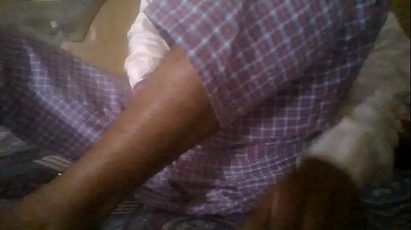 मैने  सब्ज़ी से गांड की मस्त -मस्त चुदाई कि नाज़रा बहूत आया। 