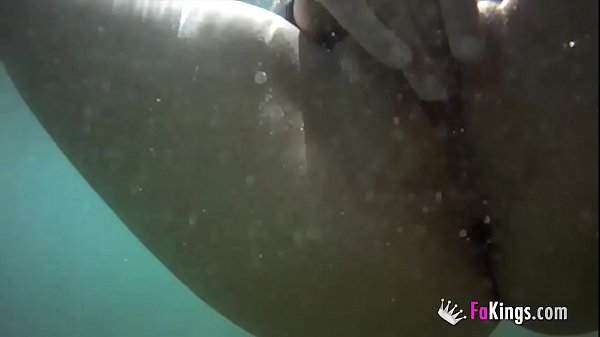 Little Mermaid XXX: Sol fingers herself in_the Valencia's seaside