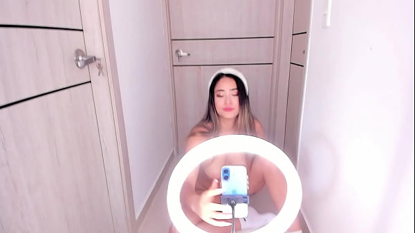 Nonton College Roommie Gets Excited Watching Me Taking Nude Pictures For My O.f And Fuck Me Hard thumbnail