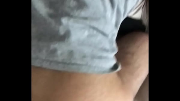 Comendo viado que geme 