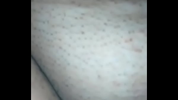 Minha esposa vadia e b toda melada levando dedada 