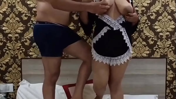 Indian Bhabhi Suddenly Fucked AtNeighbor s House With Clear Hindi