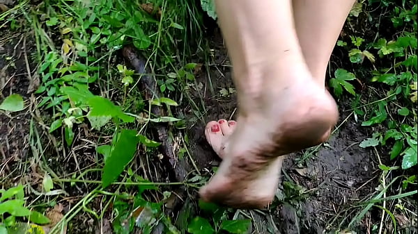 Housewife Shows Big_Ass Smelly Soles And Juicy Pussy Stands_Up Doggy Style_To Her