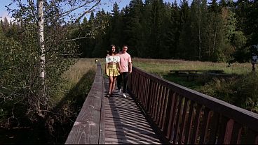 Nonton First Picnic Date Turned Into Hard Fuck On The Blanket In The Grass thumbnail