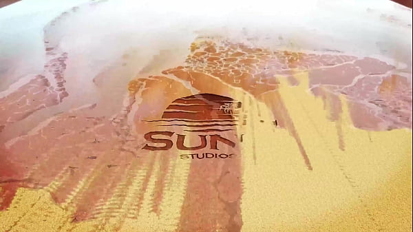 Nonton O Neg&atilde;o Recebeu Um Belo Presente, Dois Cuzinhos Apertados De Brasileiras Para Foder A Noite Toda thumbnail