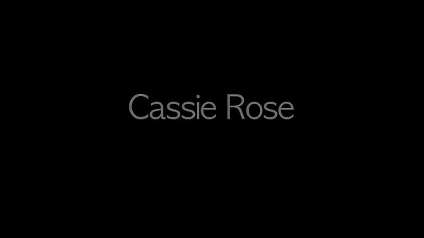 Nonton Cassie Rose Has A Big Pair Of Titties thumbnail