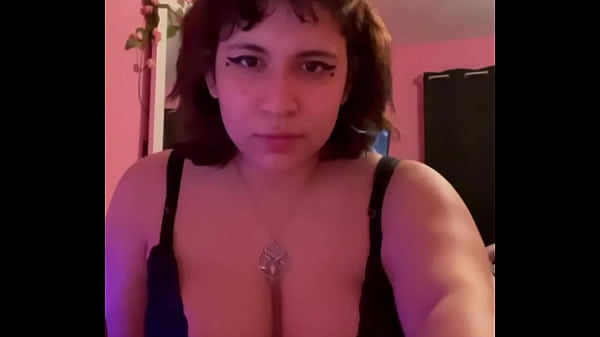 Nonton Pink Vibrator On Sluts Clit thumbnail