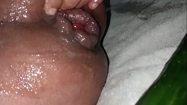 Play MP4 - Pushing n gapping my ass Yammy rosebud's