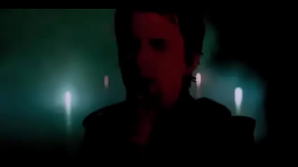 muse-starlight (oficial video) (form the &aacute;lbum: black holes and reveletions of Muse) 