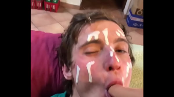 Play MP4 - Fetisch w&uuml;rstel saugen und Sperma auf dem Gesicht