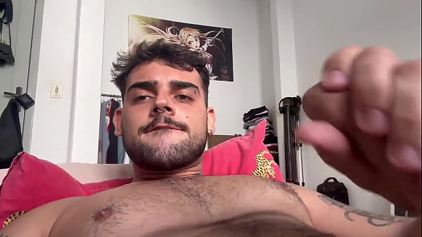 Banho De Porra Na Cara Do Punheteiro thumbnail